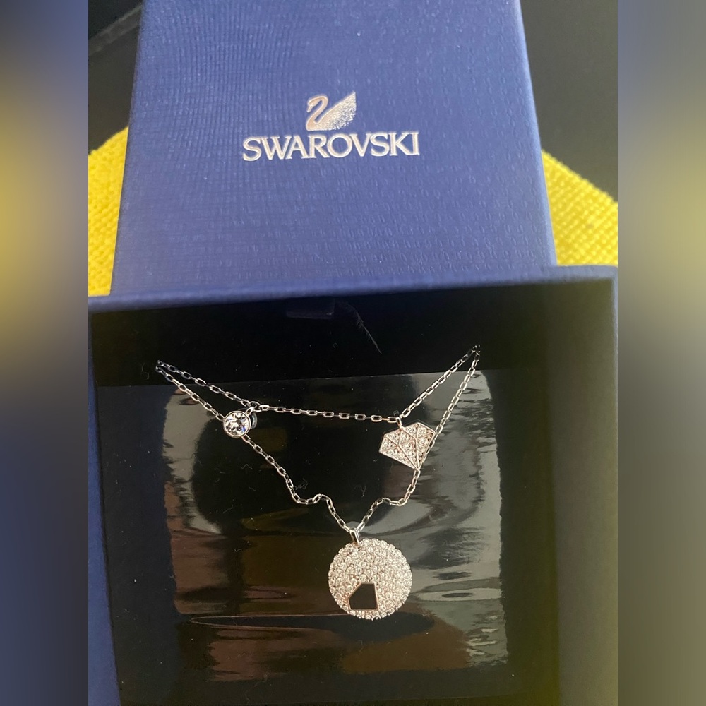 BRAND NEW SWARVOSKI
